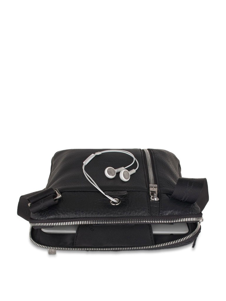 BORSELLO PORTA iPadAir/Air2, DOPPIA TASCA FRONTALE, TASCA PER LETTORE MP3 E PASSANTE PER AURICOLARI PIQUADRO